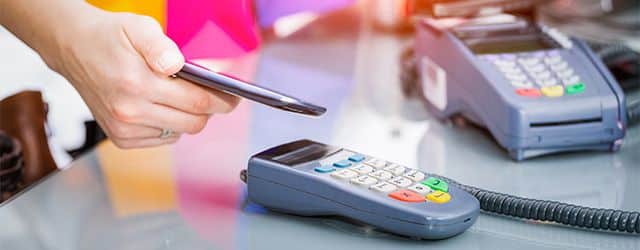 sécuriser sa carte bancaire en utilisant le paiement mobile